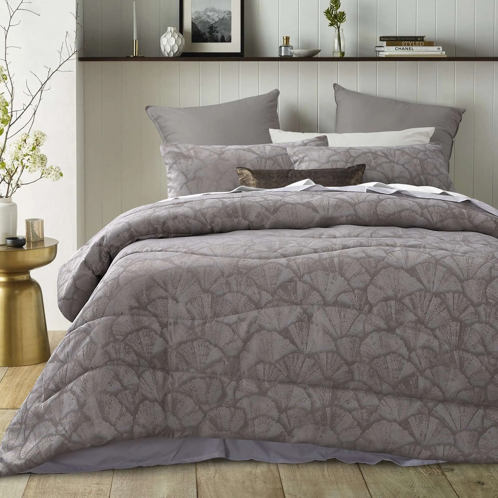 Accessorize Shells 3 Piece Jacquard Comforter Set