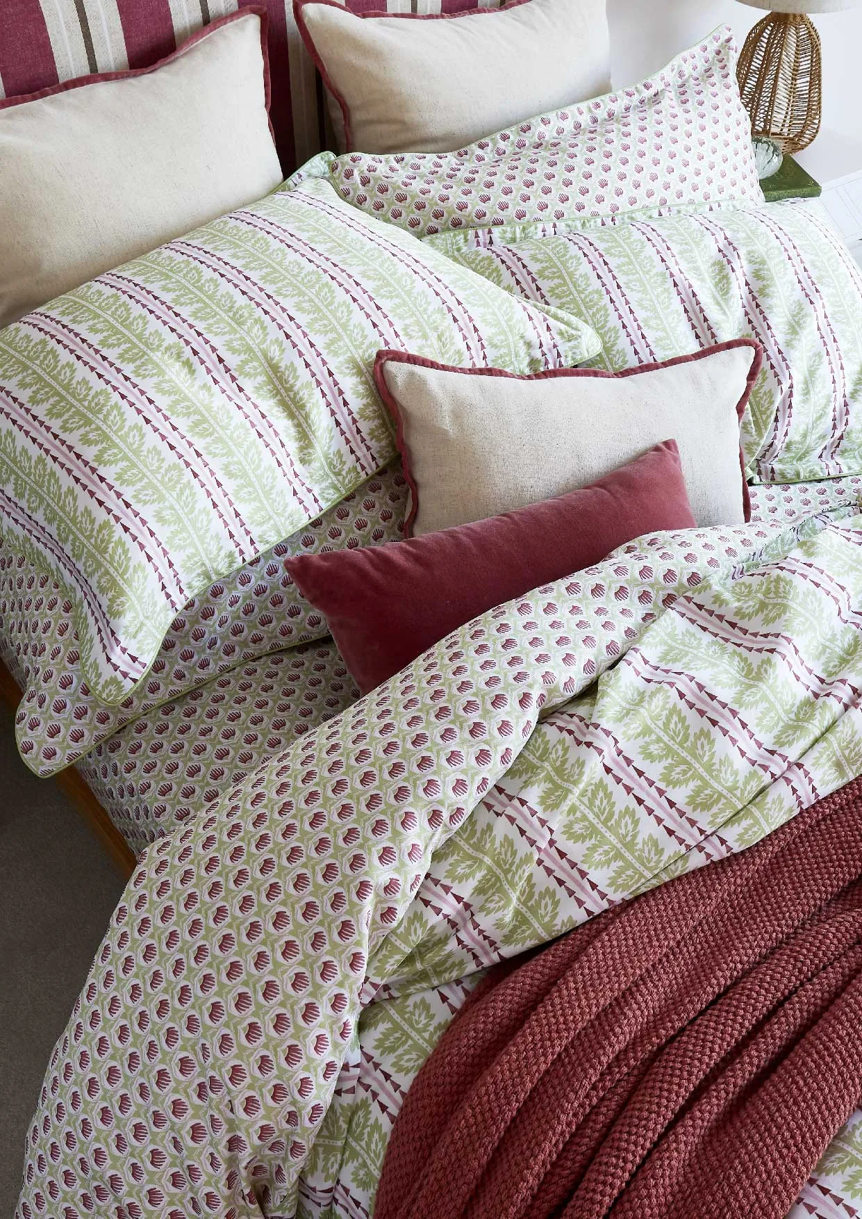 Christy Folia Celery Comforter Set