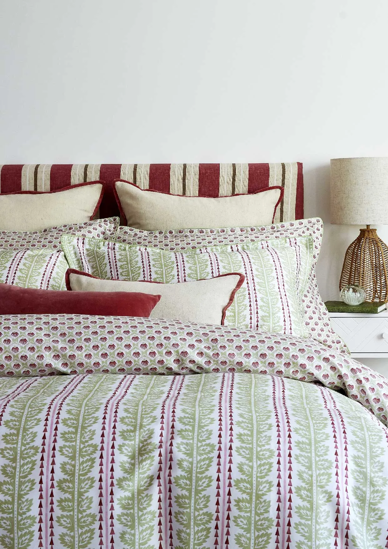 Christy Folia Celery Comforter Set