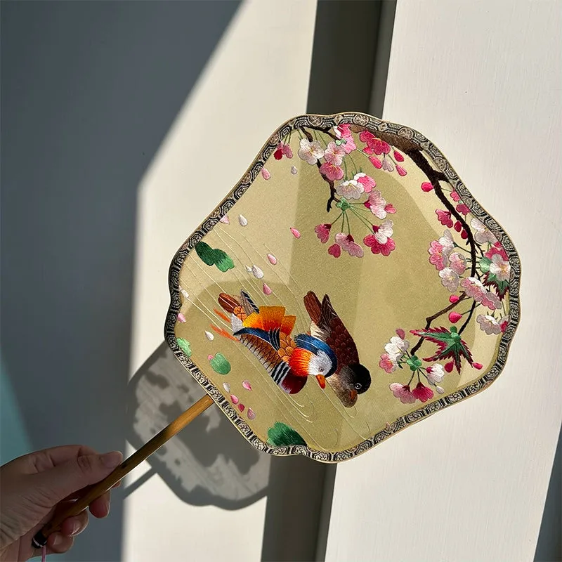 Huayuan Jingse 花园景色 Garden Scenes Embroidered Silk Tuanshan Round Fans