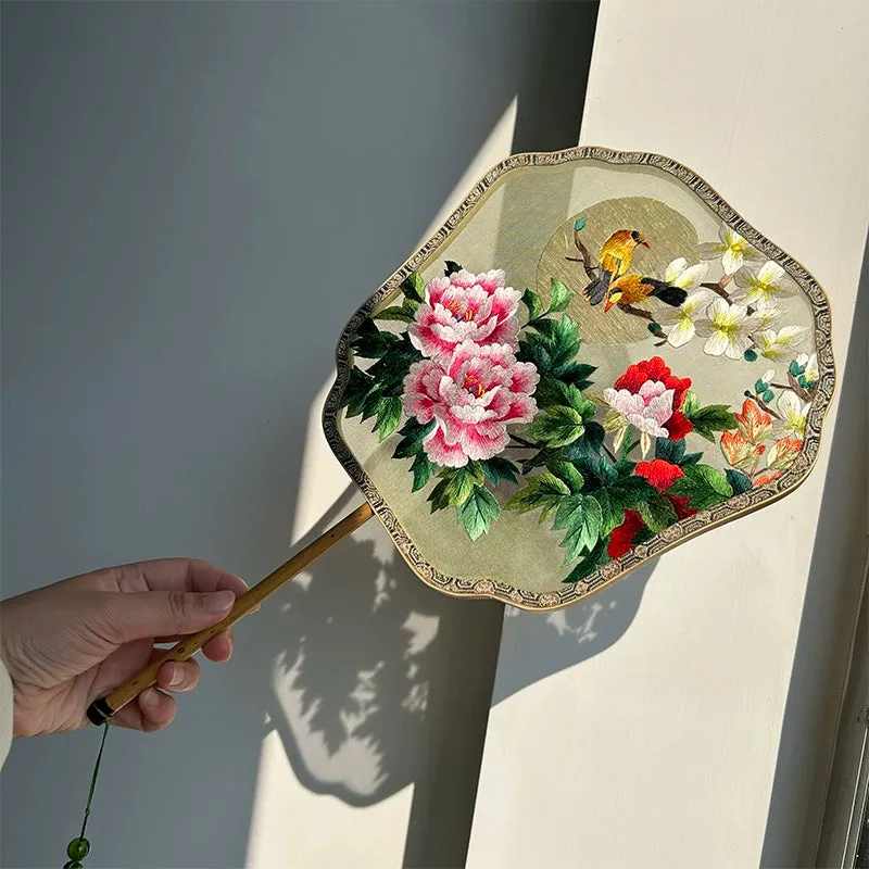 Huayuan Jingse 花园景色 Garden Scenes Embroidered Silk Tuanshan Round Fans