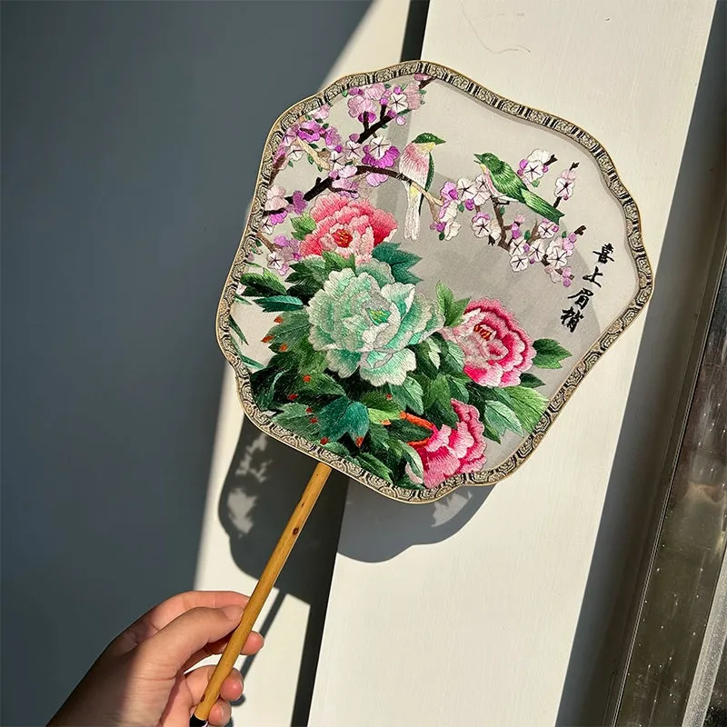 Huayuan Jingse 花园景色 Garden Scenes Embroidered Silk Tuanshan Round Fans