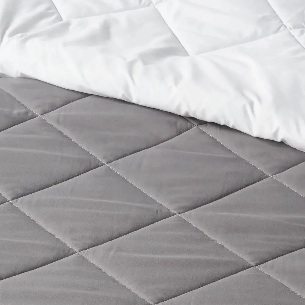 New - Room Essentials 5-Piece/Flannel Comforter Set Diamond Quilted