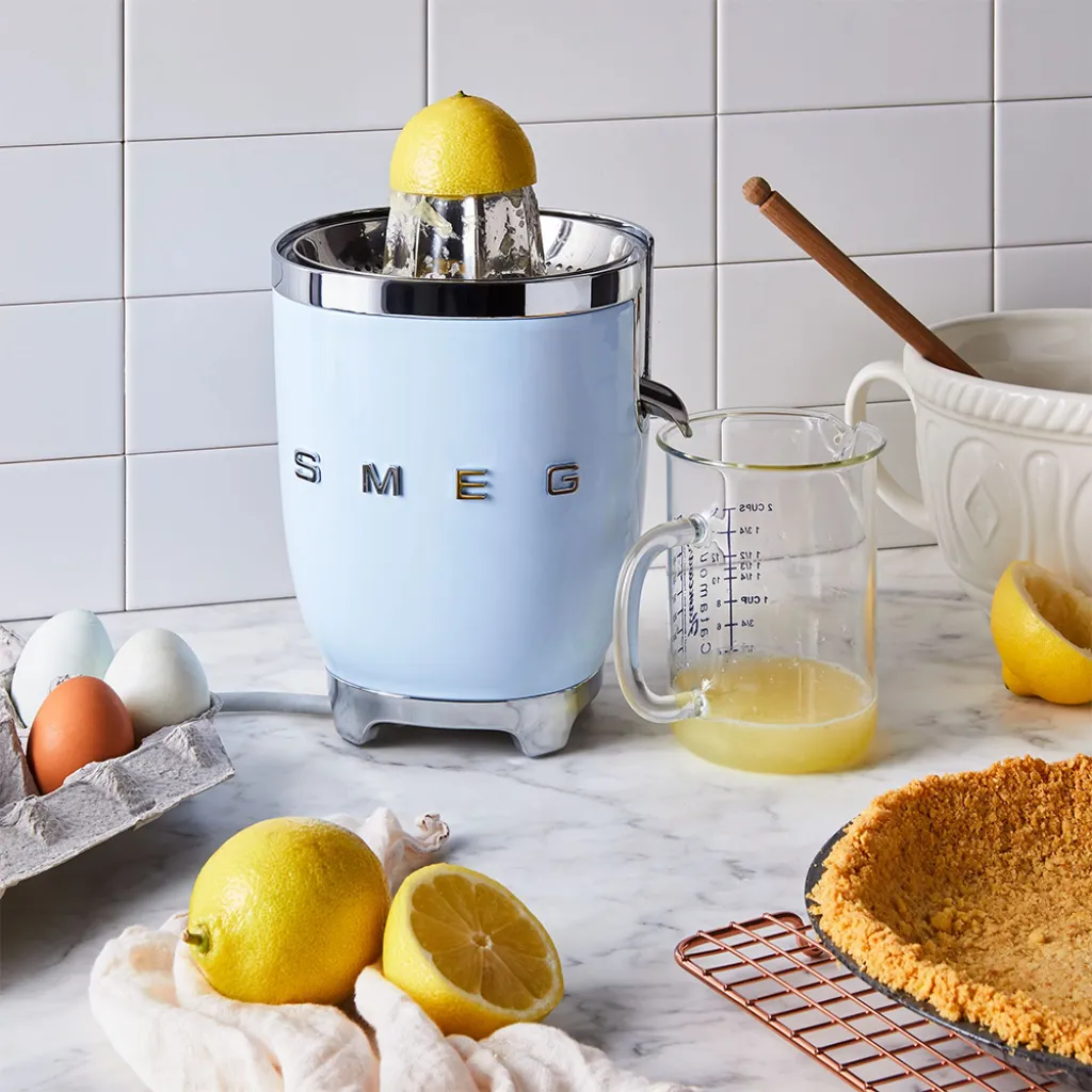 SMEG CJF01PBUK (Pastel Blue) 70W 50’s Retro Style Citrus Juicer