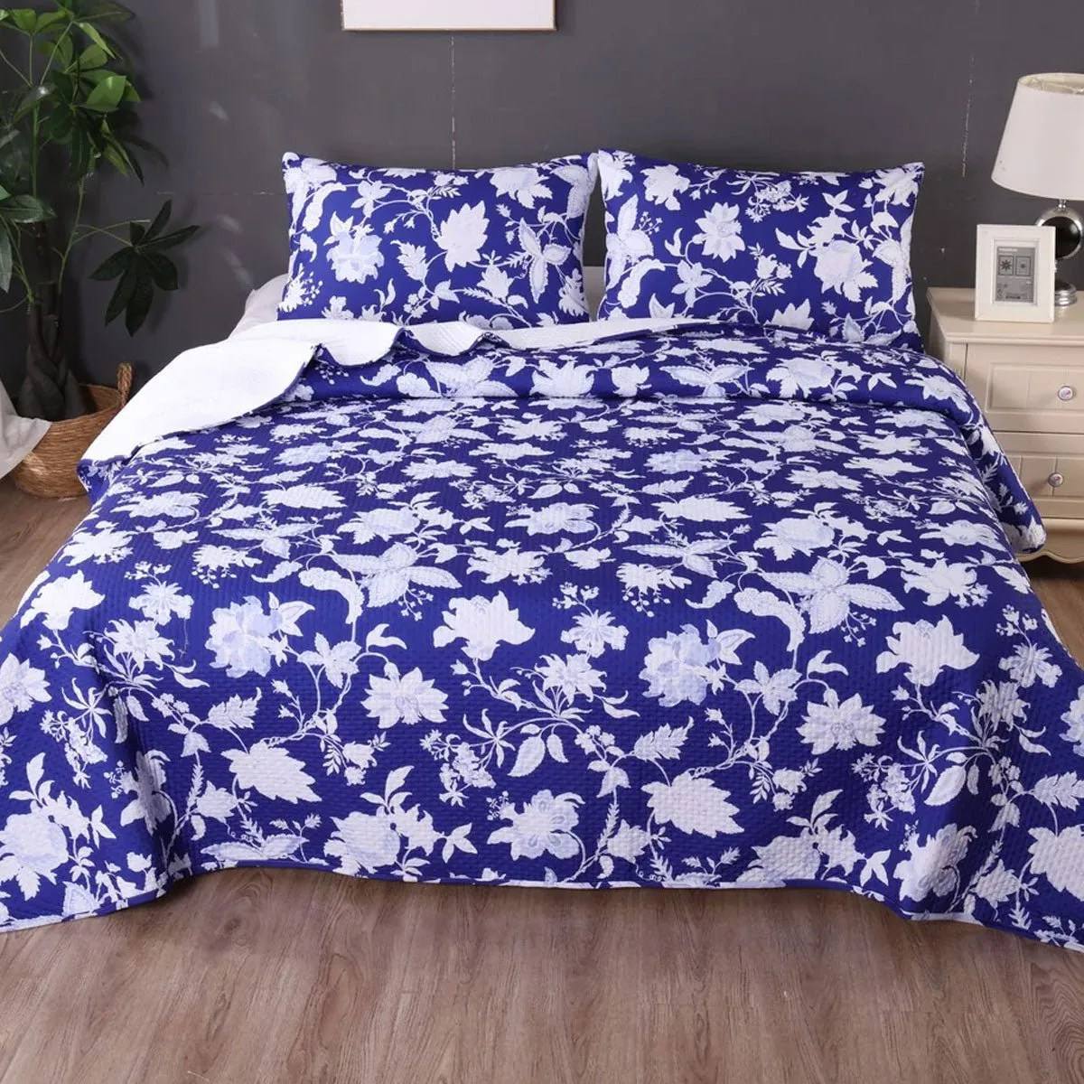 Spring Blue 3 Pcs Bamboo Blend Ultrosonic Reversible Comforter Set King