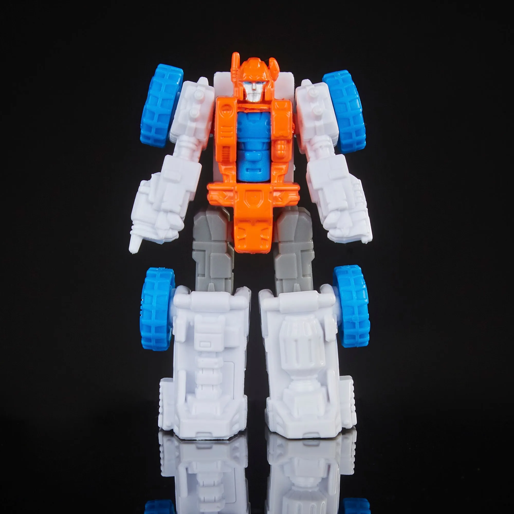 Transformers Generations Selects Titan Class Guardian Robot & Lunar-Tread